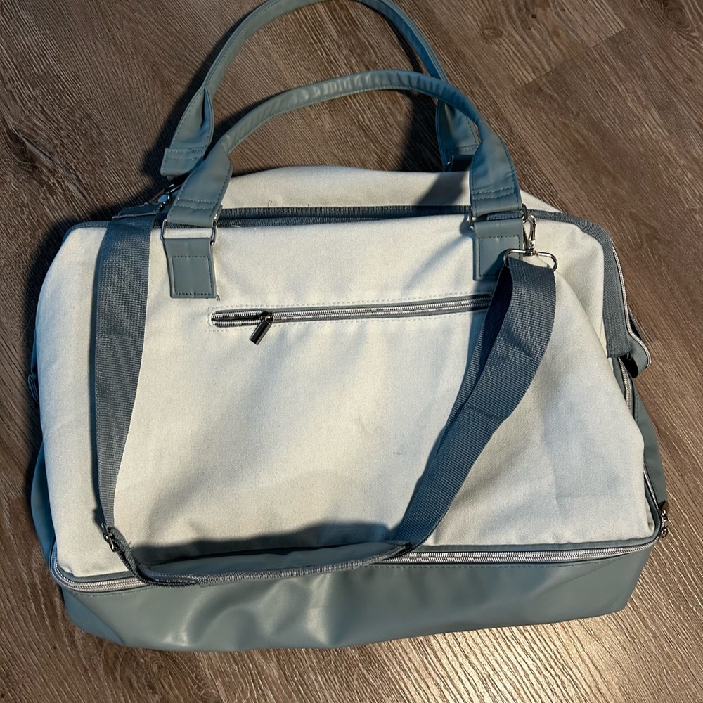 DSW Women’s Two-Tone Canvas Travel Duffel Bag